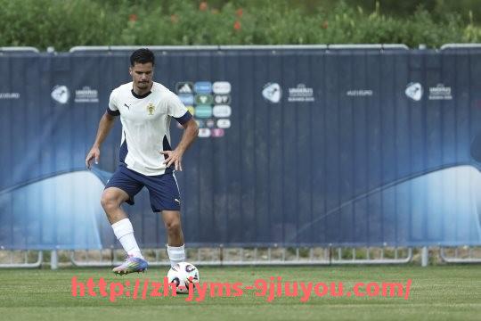 jiuyou九游娱乐-世俱杯AR增强现实技术在观赛体验中的应用探讨